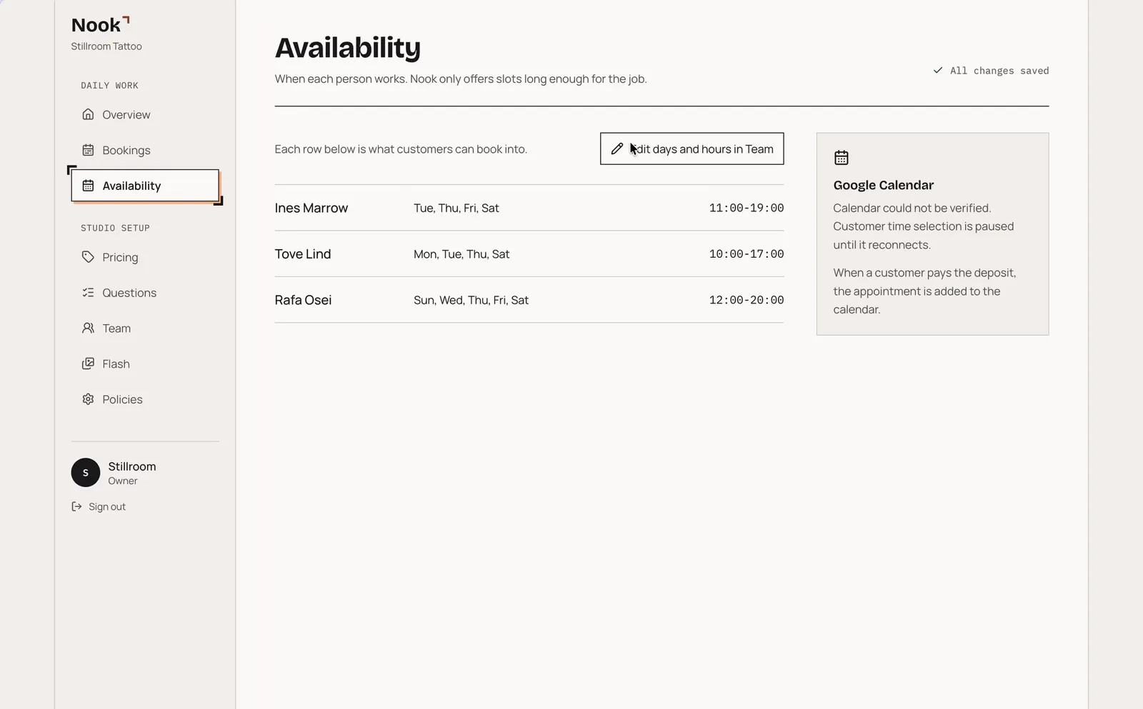 Owner panel: availability of the three artists, connected to Google Calendar